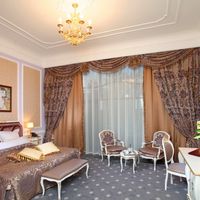 Aleksandrovskiy Grand Hotel