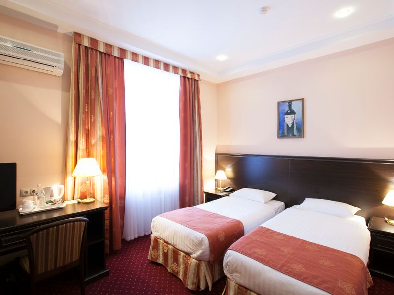 Hotel Photo 6