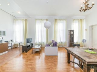 Feelathome Apartments на Миллионной