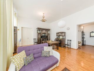 Feelathome Apartments на Миллионной