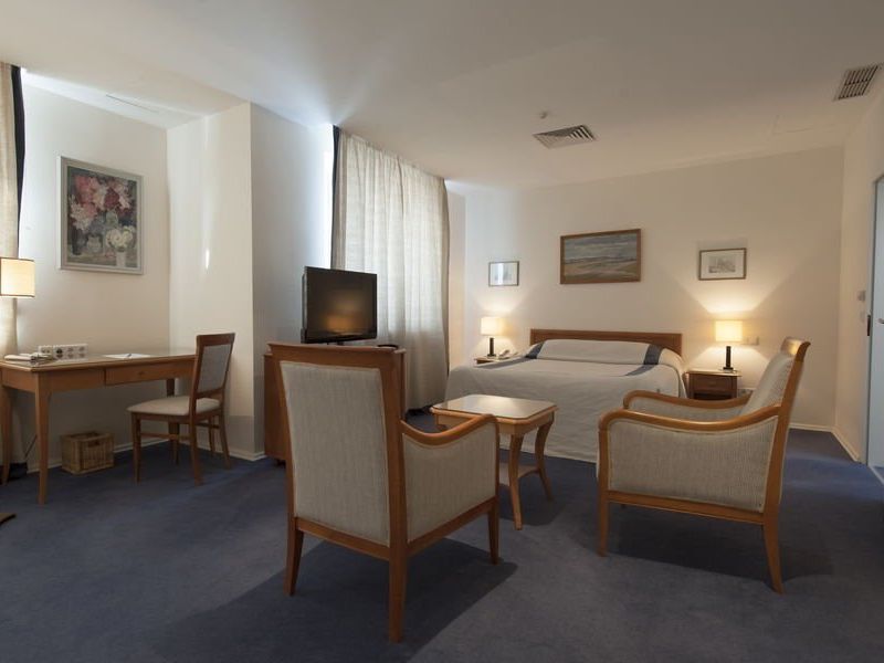 Hotel Photo 12