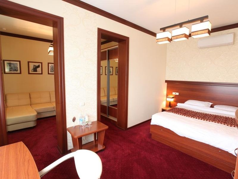 Hotel Photo 1