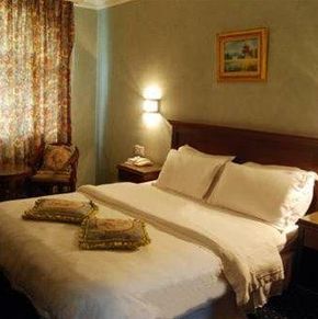 NearBy Hotel