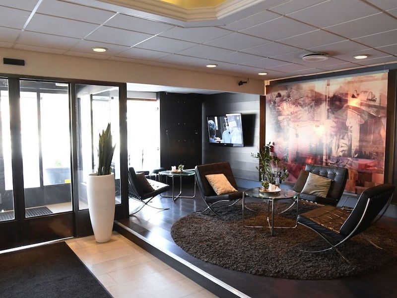 Hotel Photo 6