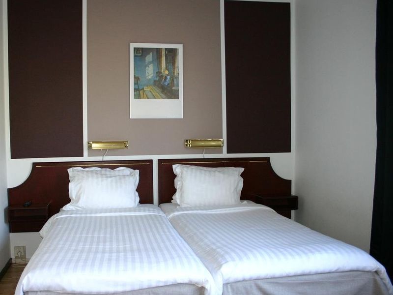 Hotel Photo 1