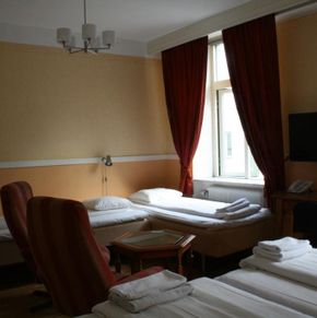 NearBy Hotel