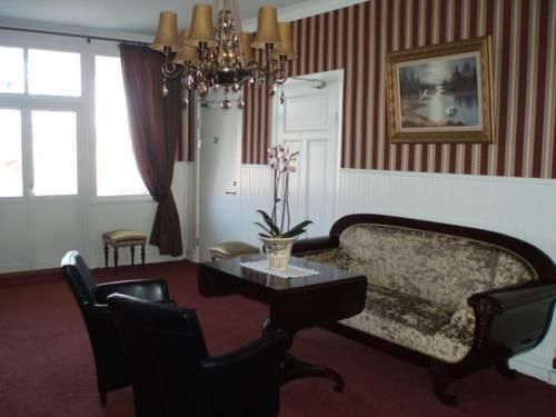 Hotel Photo 9