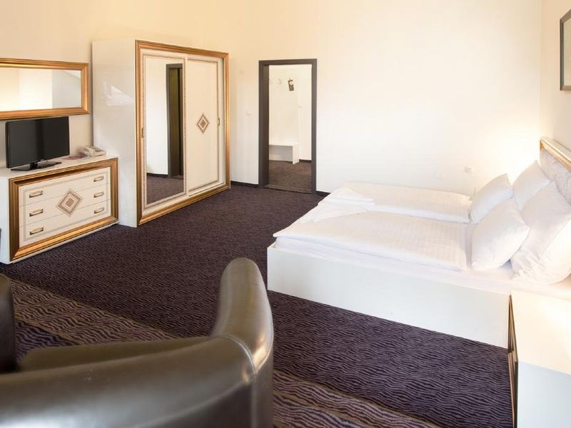 Hotel Photo 1