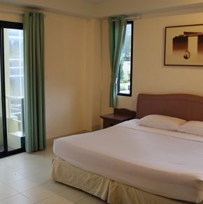 NearBy Hotel