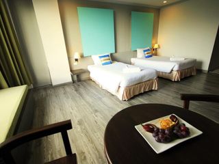 Фото отеля Thepnakorn Hotel (SHA Extra Plus)