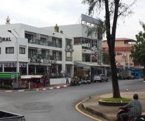 Rung Tawan Hostel Karon Thailand