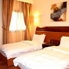 NearBy Hotel