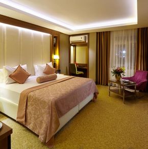NearBy Hotel