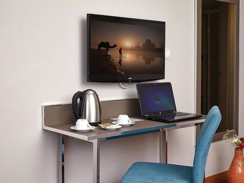 Hotel Photo 6