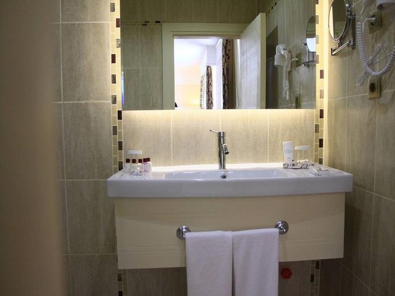 Hotel Photo 12