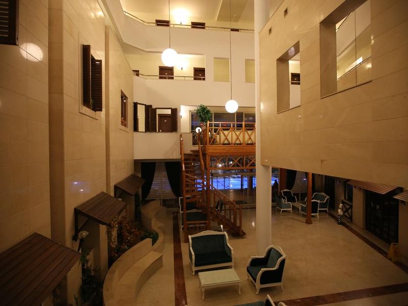 Hotel Photo 8