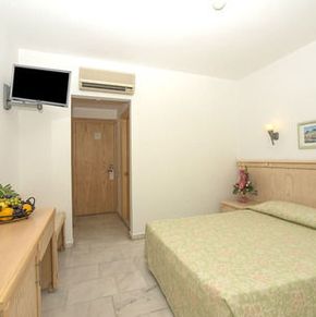 NearBy Hotel