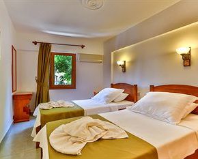 NearBy Hotel