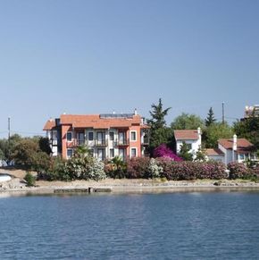 NearBy Hotel