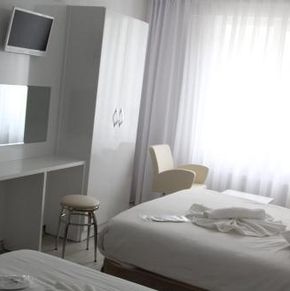 NearBy Hotel