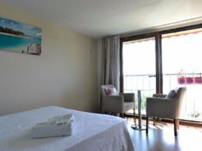 NearBy Hotel