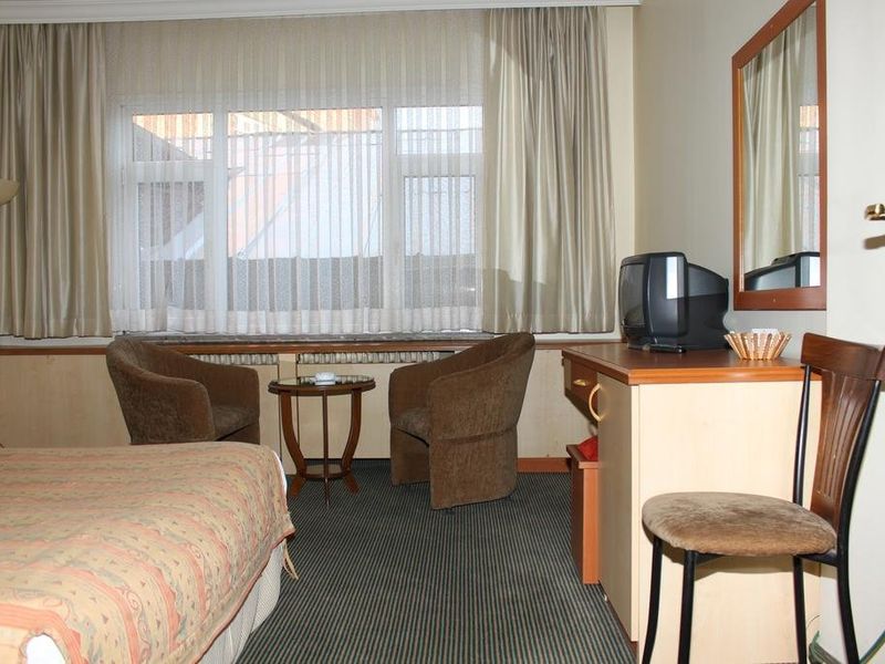 Hotel Photo 1