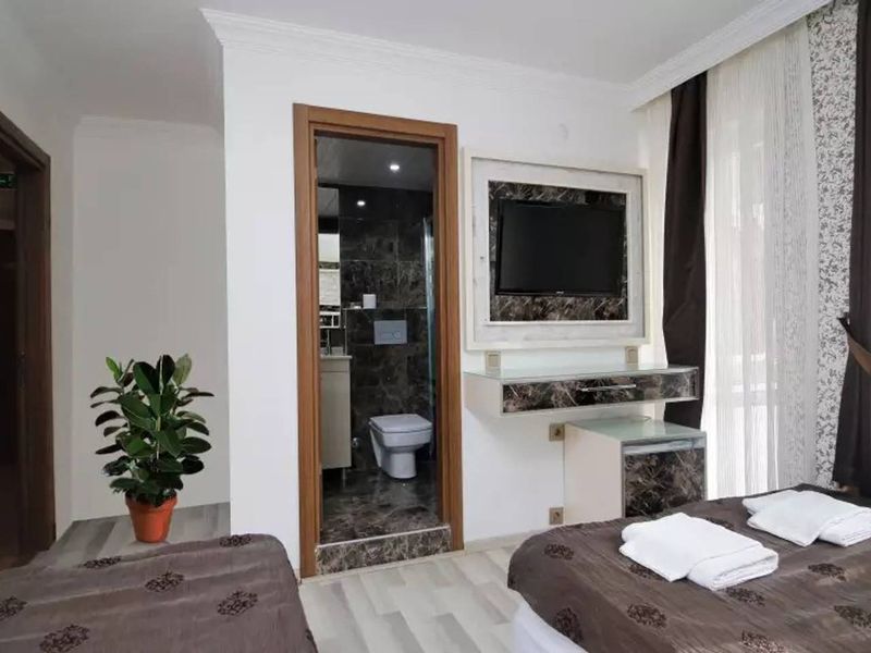 Hotel Photo 6