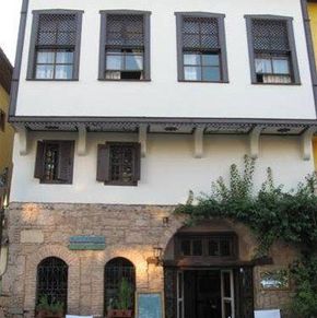 NearBy Hotel