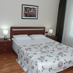 NearBy Hotel