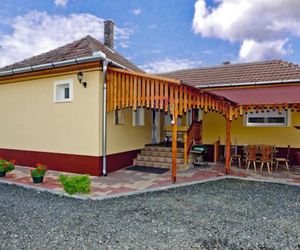 VARGA BORBARÁT VENDÉGHÁZ APARTMANOK Egerszalok Hungary
