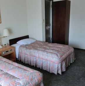 NearBy Hotel