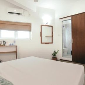 NearBy Hotel