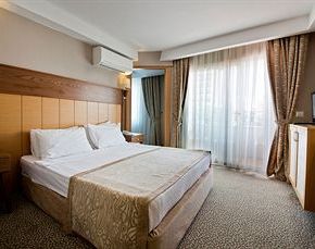 NearBy Hotel