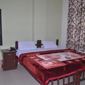 NearBy Hotel