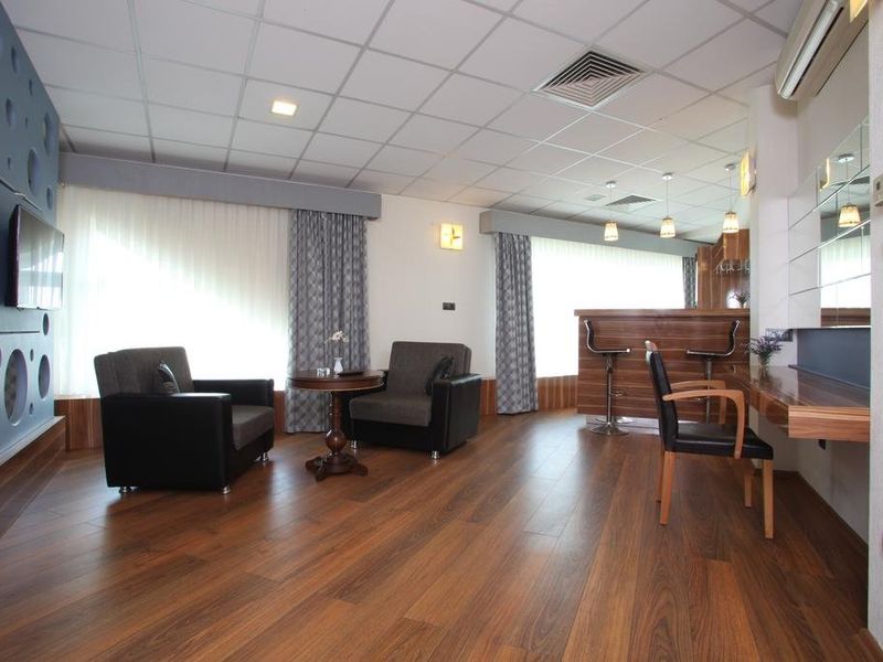 Hotel Photo 9