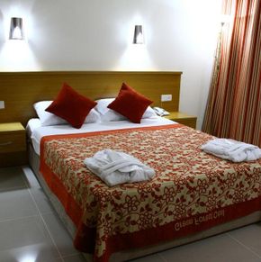 NearBy Hotel