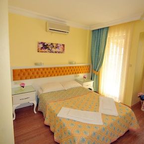 NearBy Hotel