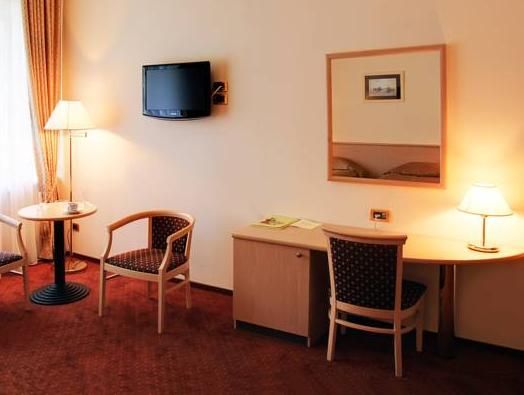 Hotel Photo 6
