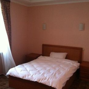 NearBy Hotel