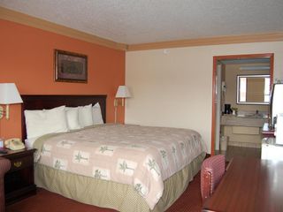 Hotel pic Executive Inn and Suites Springdale