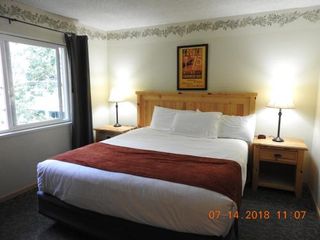 Hotel pic Gull Lake Lodge