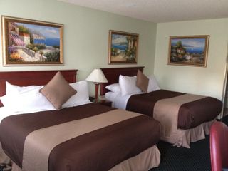 Hotel pic O'Cairns Inn and Suites