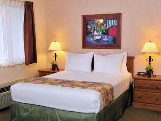 Фото отеля Lamplighter Inn & Suites at SDSU