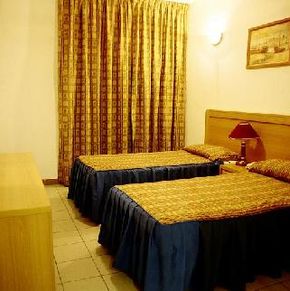 NearBy Hotel
