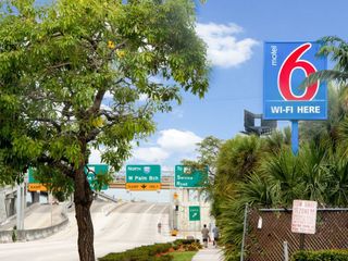 Фото отеля Motel 6-Fort Lauderdale, FL