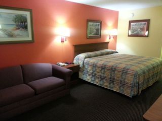 Фото отеля FairBridge Inn & Suites Hawkinsville