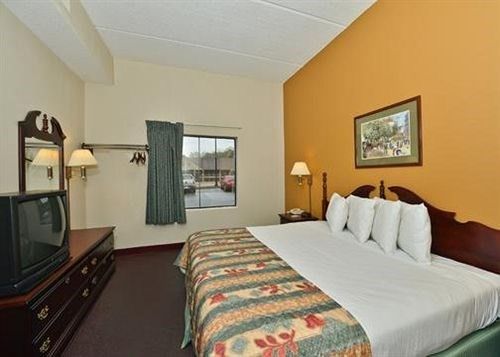 Baymont Inn & Suites Marietta