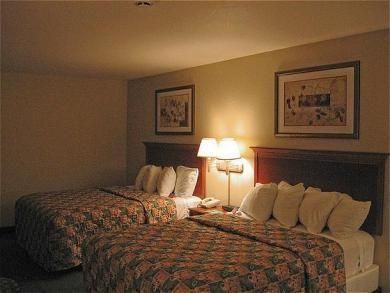 Holiday Inn SIDNEY (I-80 & HWY 385)