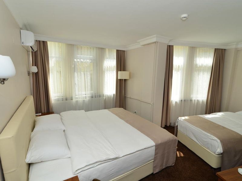 Hotel Photo 1