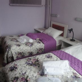 NearBy Hotel